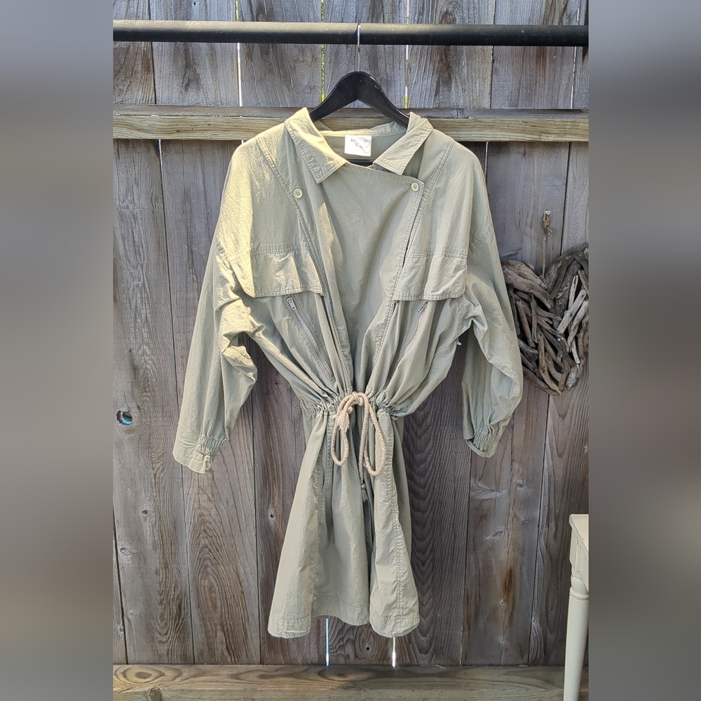 Khaki green drawstring women's jacket